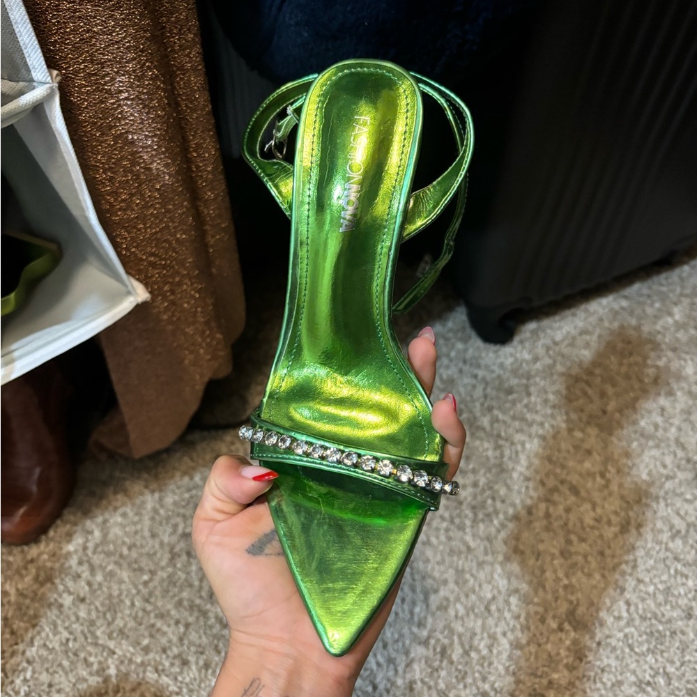Fashion nova green shoes